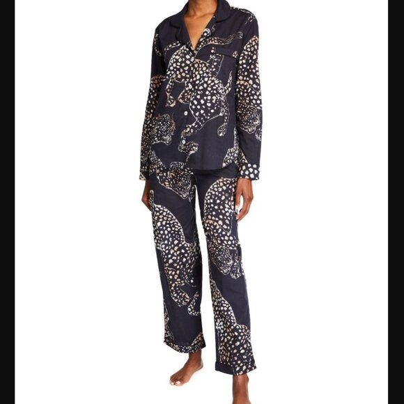 *NEW Desmond & Dempsey Jaguar Long Pajamas Size Small